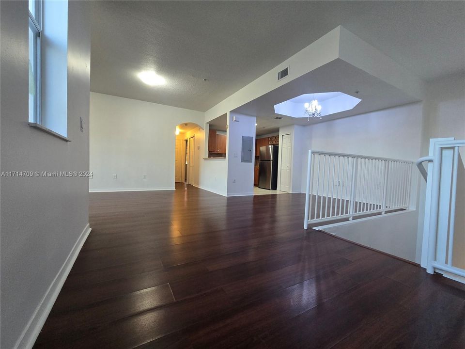 For Rent: $2,850 (3 beds, 2 baths, 1464 Square Feet)