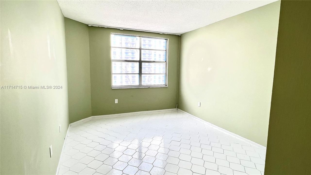 For Rent: $2,000 (1 beds, 1 baths, 798 Square Feet)