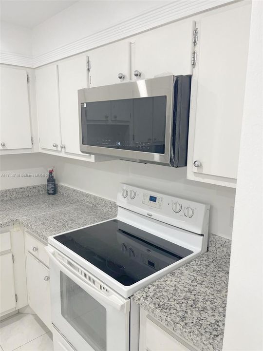 Samsung Brand New Microwave and Air Vent