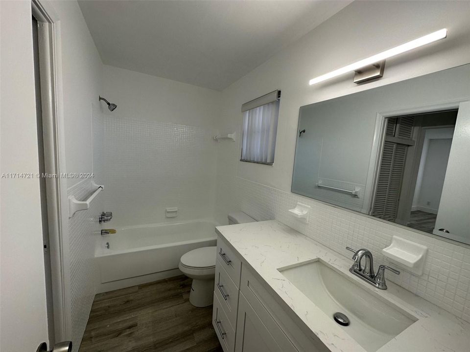 For Sale: $250,000 (1 beds, 1 baths, 800 Square Feet)