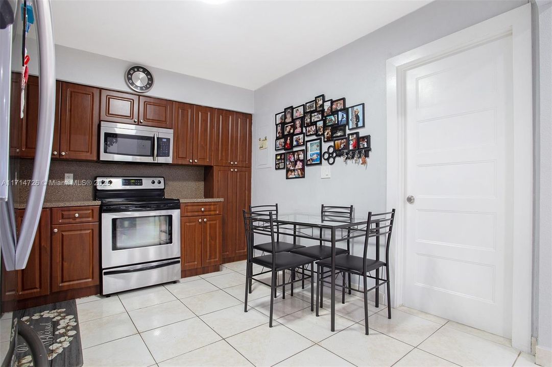 For Sale: $590,000 (3 beds, 1 baths, 1697 Square Feet)