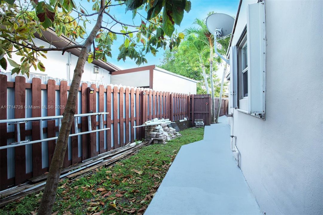 For Sale: $590,000 (3 beds, 1 baths, 1697 Square Feet)