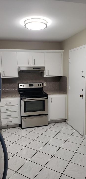 For Rent: $2,700 (2 beds, 2 baths, 1202 Square Feet)