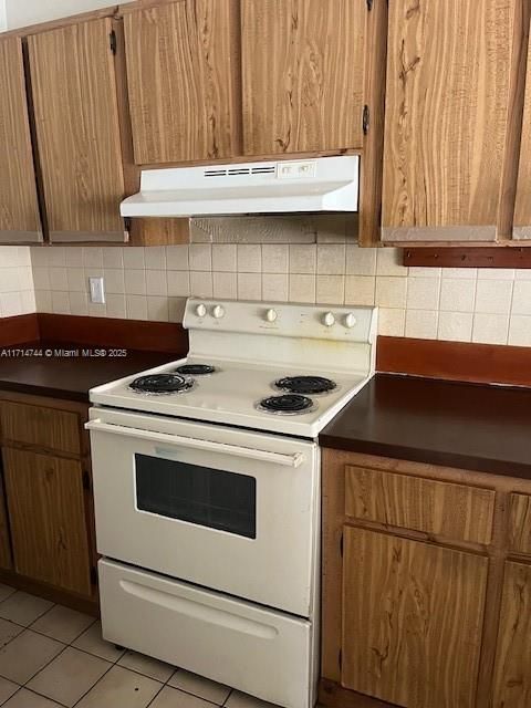 For Rent: $2,200 (2 beds, 2 baths, 747 Square Feet)