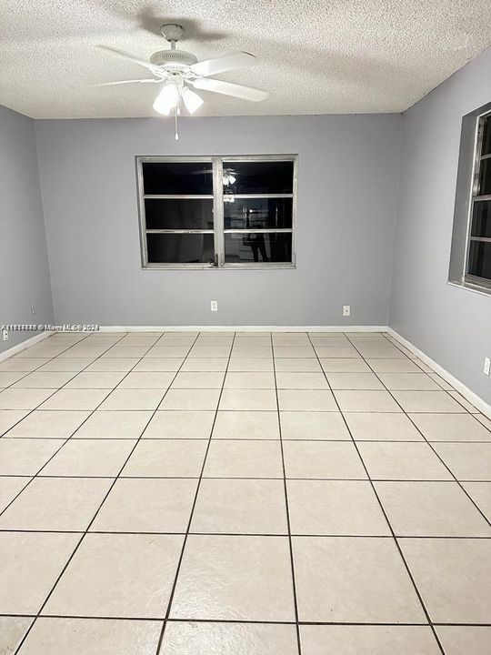 For Rent: $2,150 (2 beds, 2 baths, 950 Square Feet)