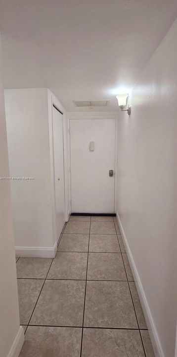 For Rent: $1,800 (1 beds, 1 baths, 768 Square Feet)