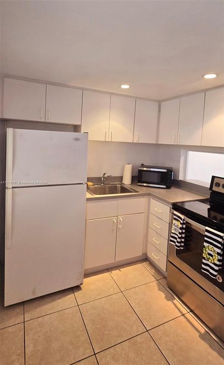 For Rent: $1,800 (1 beds, 1 baths, 768 Square Feet)