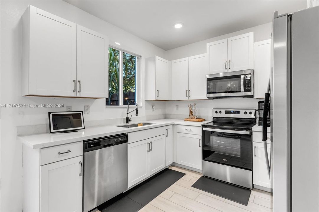 For Sale: $370,000 (3 beds, 2 baths, 1302 Square Feet)