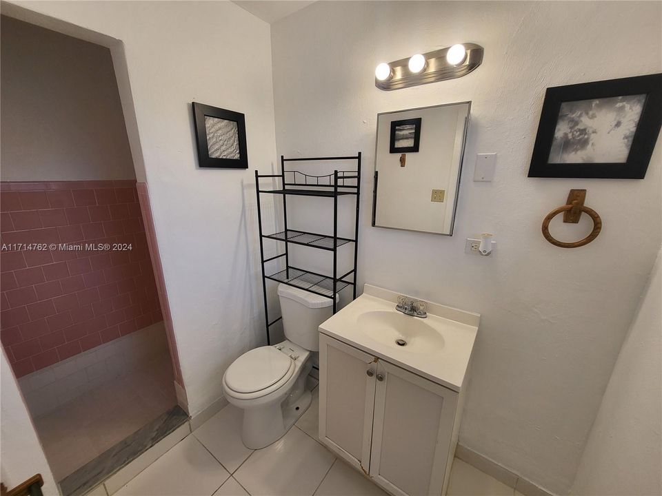 For Rent: $1,600 (1 beds, 1 baths, 660 Square Feet)