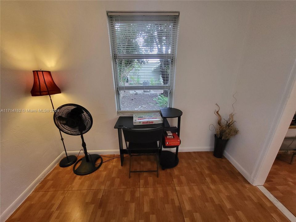 For Rent: $1,600 (1 beds, 1 baths, 660 Square Feet)