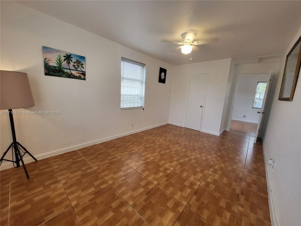 For Rent: $1,600 (1 beds, 1 baths, 660 Square Feet)