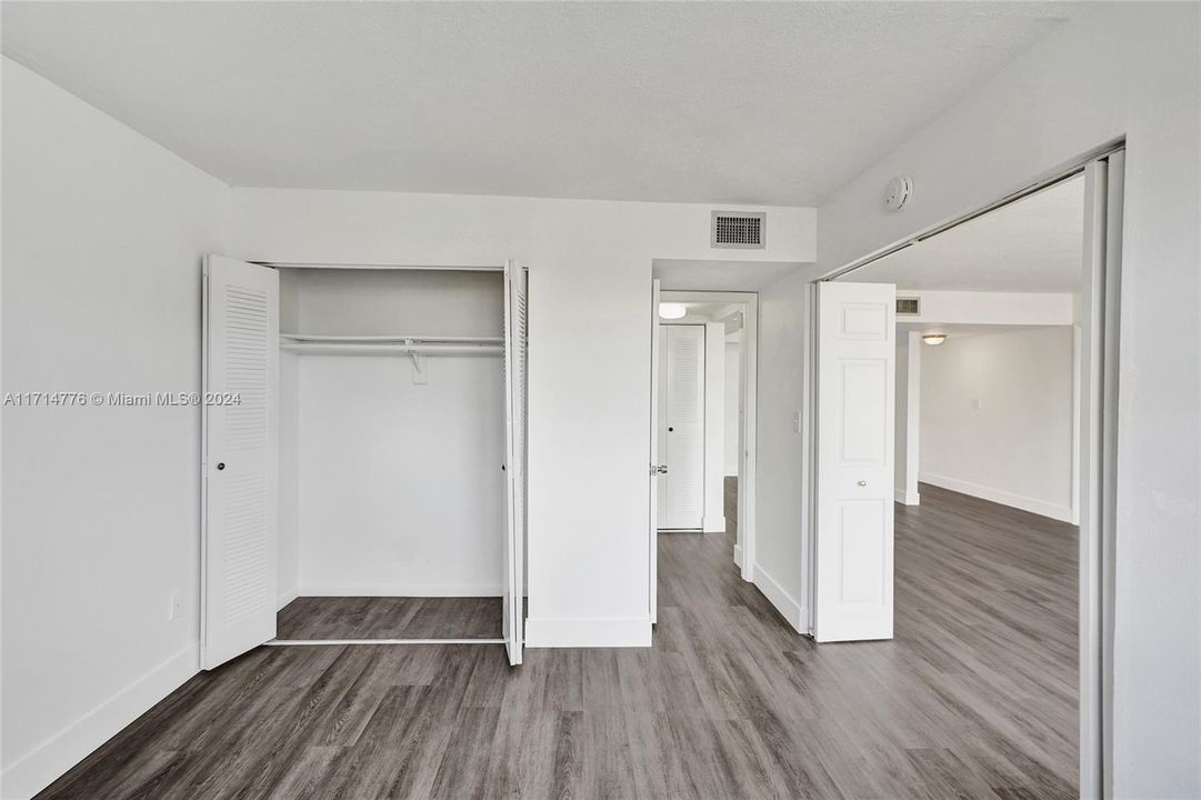 For Rent: $2,300 (2 beds, 2 baths, 927 Square Feet)