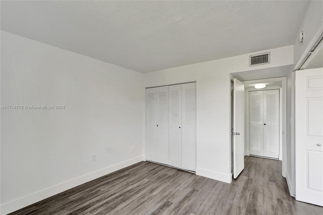 For Rent: $2,300 (2 beds, 2 baths, 927 Square Feet)