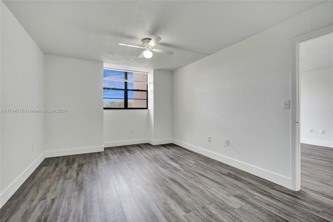 For Rent: $2,300 (2 beds, 2 baths, 927 Square Feet)