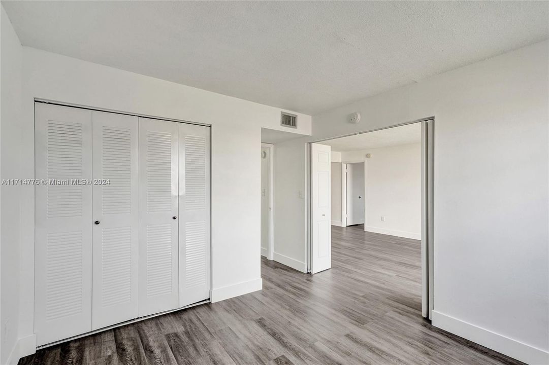 For Rent: $2,300 (2 beds, 2 baths, 927 Square Feet)