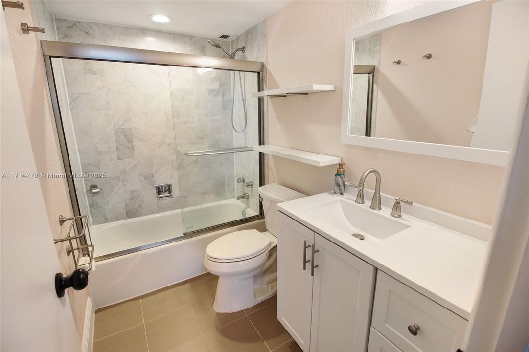 For Sale: $385,000 (2 beds, 2 baths, 1218 Square Feet)