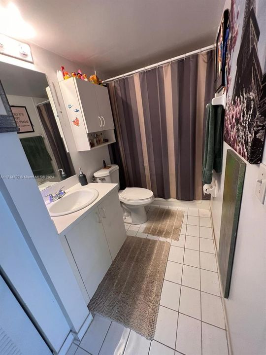 For Rent: $2,200 (1 beds, 1 baths, 610 Square Feet)