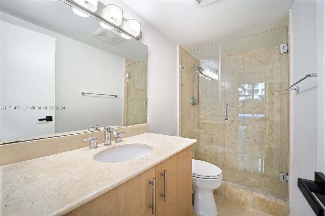 For Sale: $1,100,000 (2 beds, 2 baths, 1056 Square Feet)