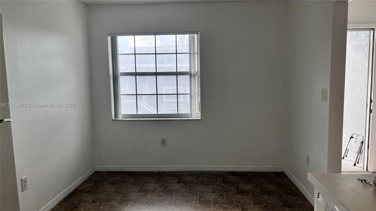 For Rent: $2,100 (2 beds, 2 baths, 1060 Square Feet)