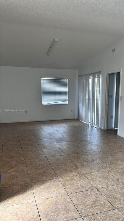 For Rent: $2,100 (2 beds, 2 baths, 1060 Square Feet)