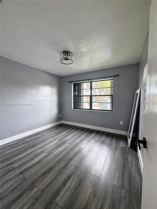 Recientemente alquilado: $3,400 (3 camas, 2 baños, 1248 Pies cuadrados)