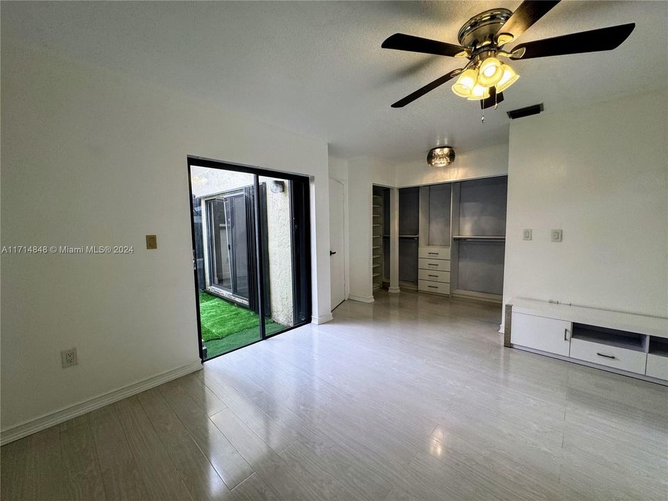 Recientemente alquilado: $3,400 (3 camas, 2 baños, 1248 Pies cuadrados)