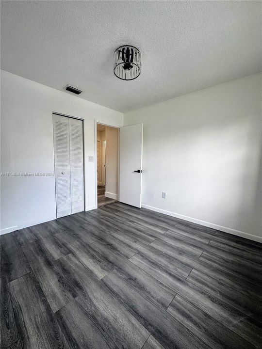 Recientemente alquilado: $3,400 (3 camas, 2 baños, 1248 Pies cuadrados)