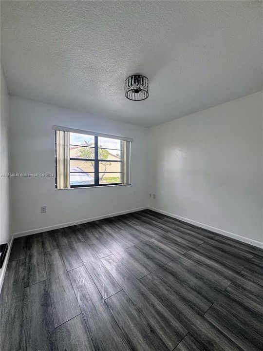 Recientemente alquilado: $3,400 (3 camas, 2 baños, 1248 Pies cuadrados)