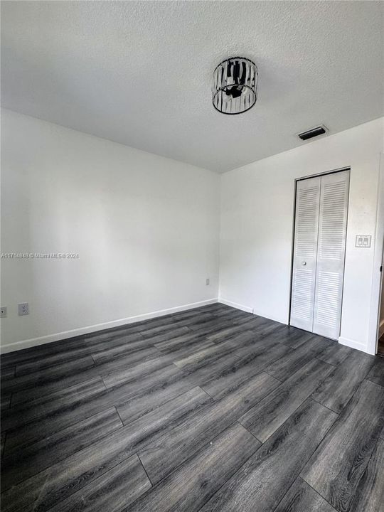 Recientemente alquilado: $3,400 (3 camas, 2 baños, 1248 Pies cuadrados)