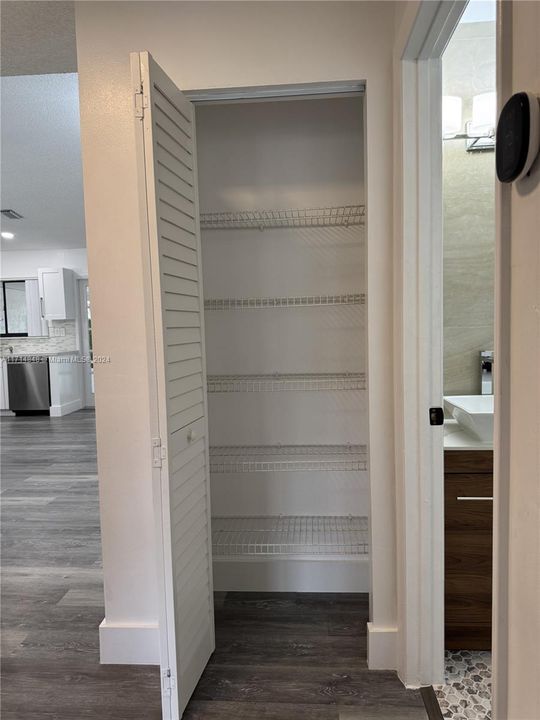 Recientemente alquilado: $3,400 (3 camas, 2 baños, 1248 Pies cuadrados)