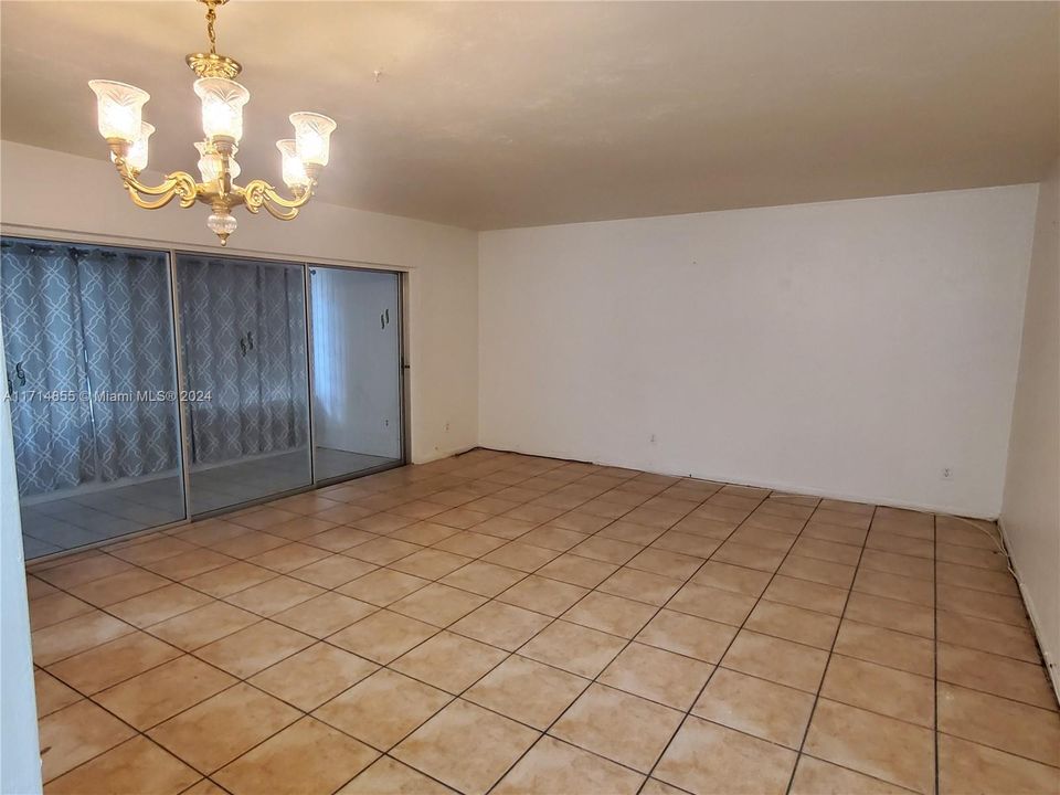 For Rent: $2,000 (2 beds, 2 baths, 1240 Square Feet)