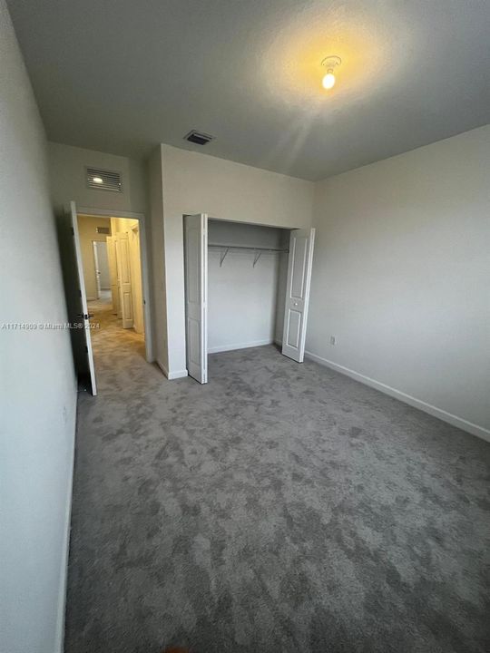 For Rent: $3,850 (4 beds, 2 baths, 1828 Square Feet)