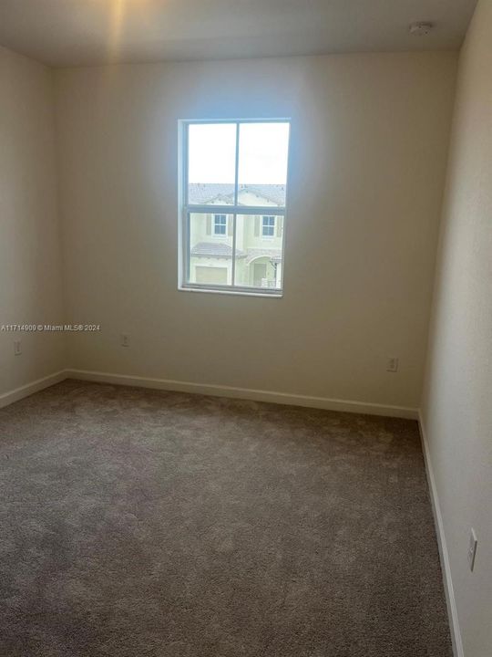 For Rent: $3,850 (4 beds, 2 baths, 1828 Square Feet)