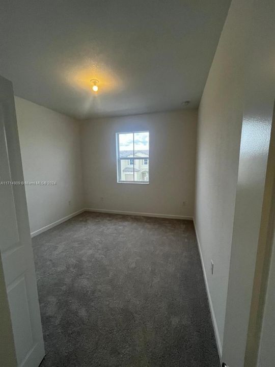 For Rent: $3,850 (4 beds, 2 baths, 1828 Square Feet)