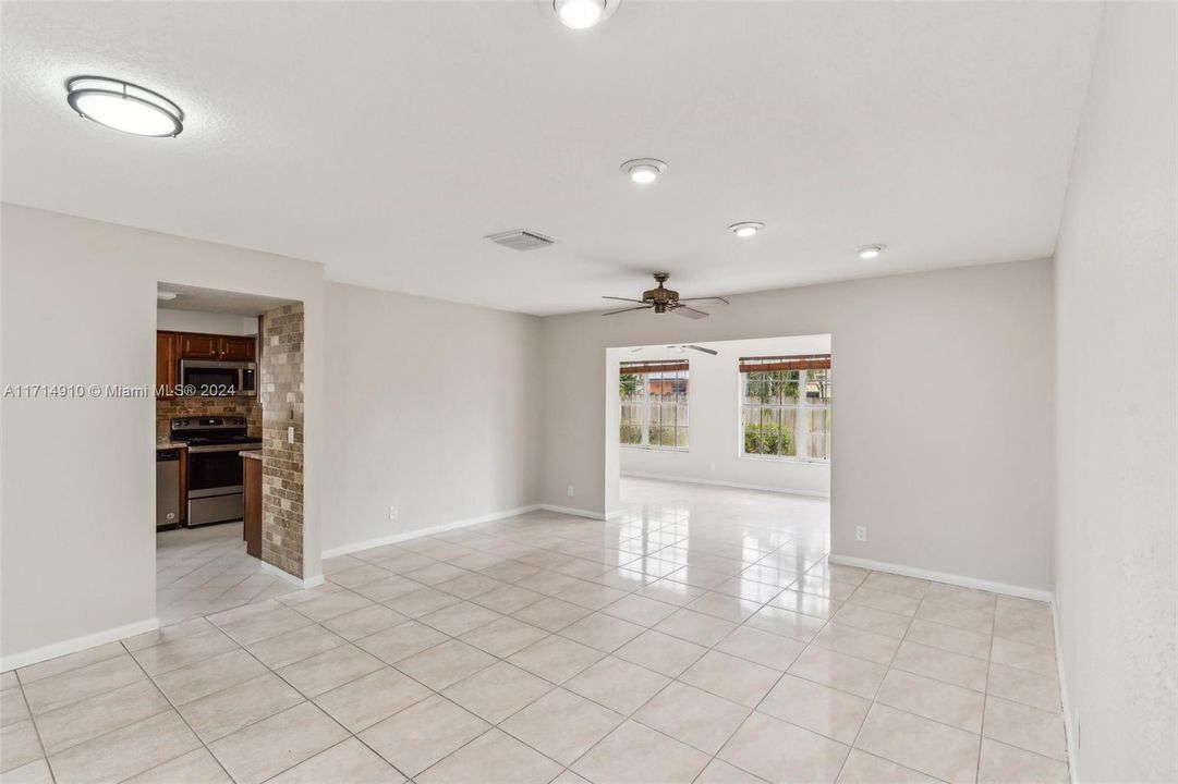 For Sale: $479,900 (4 beds, 2 baths, 1628 Square Feet)