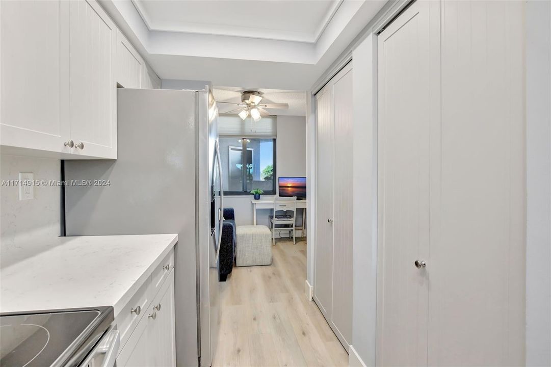 For Sale: $409,900 (2 beds, 2 baths, 1126 Square Feet)