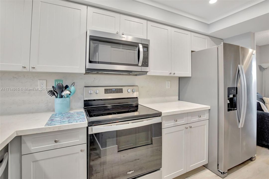 For Sale: $409,900 (2 beds, 2 baths, 1126 Square Feet)