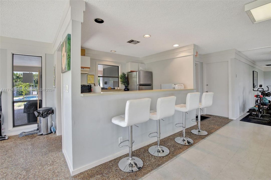 For Sale: $409,900 (2 beds, 2 baths, 1126 Square Feet)