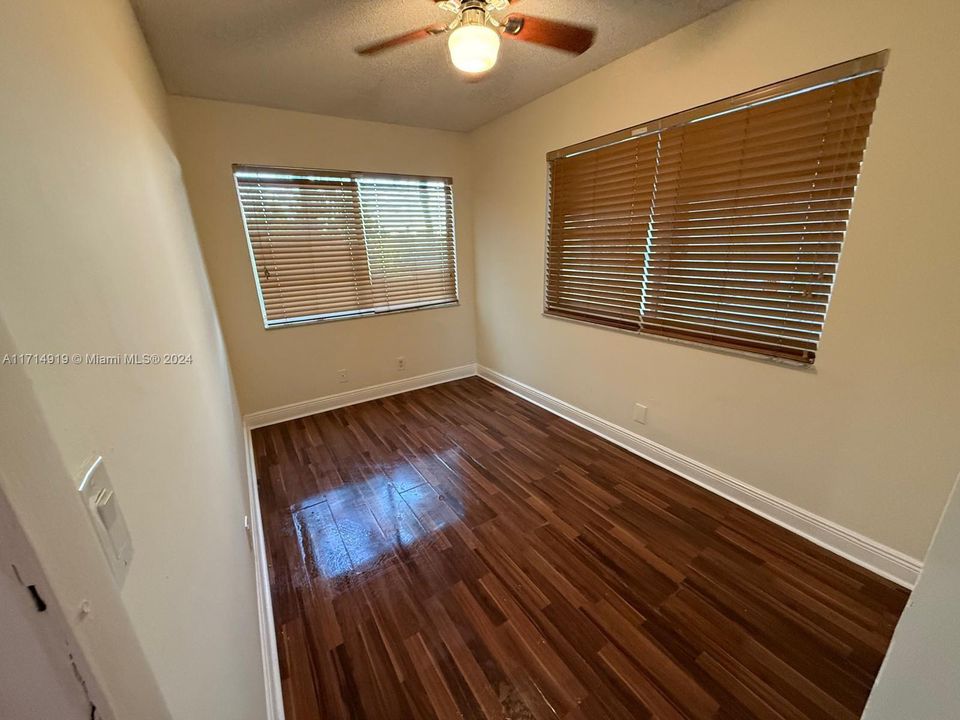 For Rent: $1,890 (2 beds, 1 baths, 835 Square Feet)