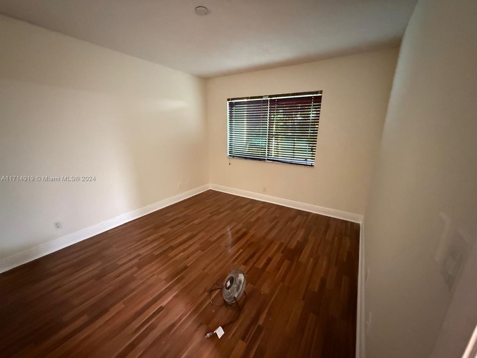 For Rent: $1,890 (2 beds, 1 baths, 835 Square Feet)