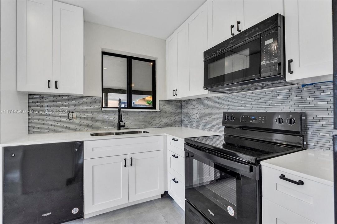 For Sale: $545,900 (3 beds, 2 baths, 1158 Square Feet)