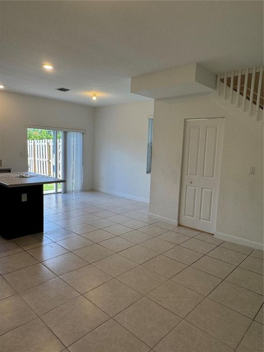 For Rent: $2,600 (3 beds, 3 baths, 1341 Square Feet)