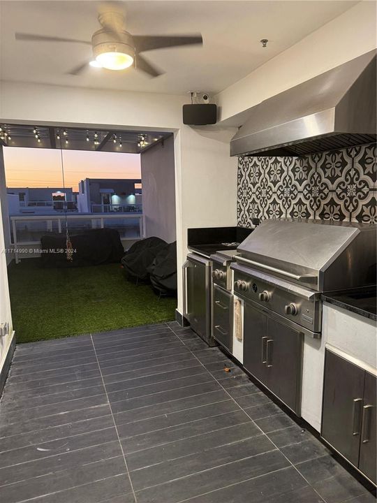 Outdoor Kitchen / BBQ