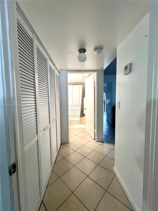 For Rent: $2,160 (2 beds, 1 baths, 773 Square Feet)