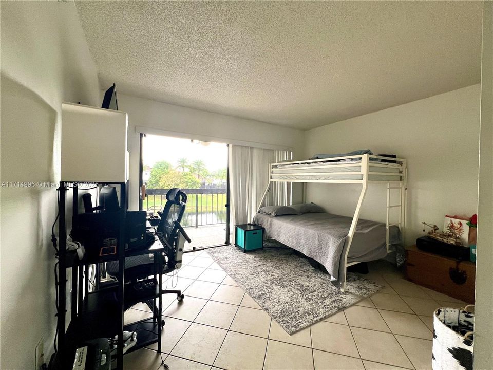 For Rent: $2,160 (2 beds, 1 baths, 773 Square Feet)