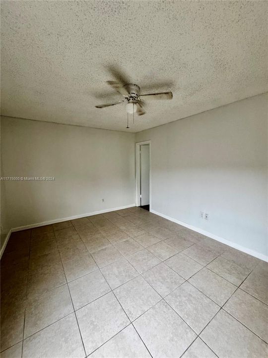 For Rent: $2,800 (2 beds, 2 baths, 991 Square Feet)