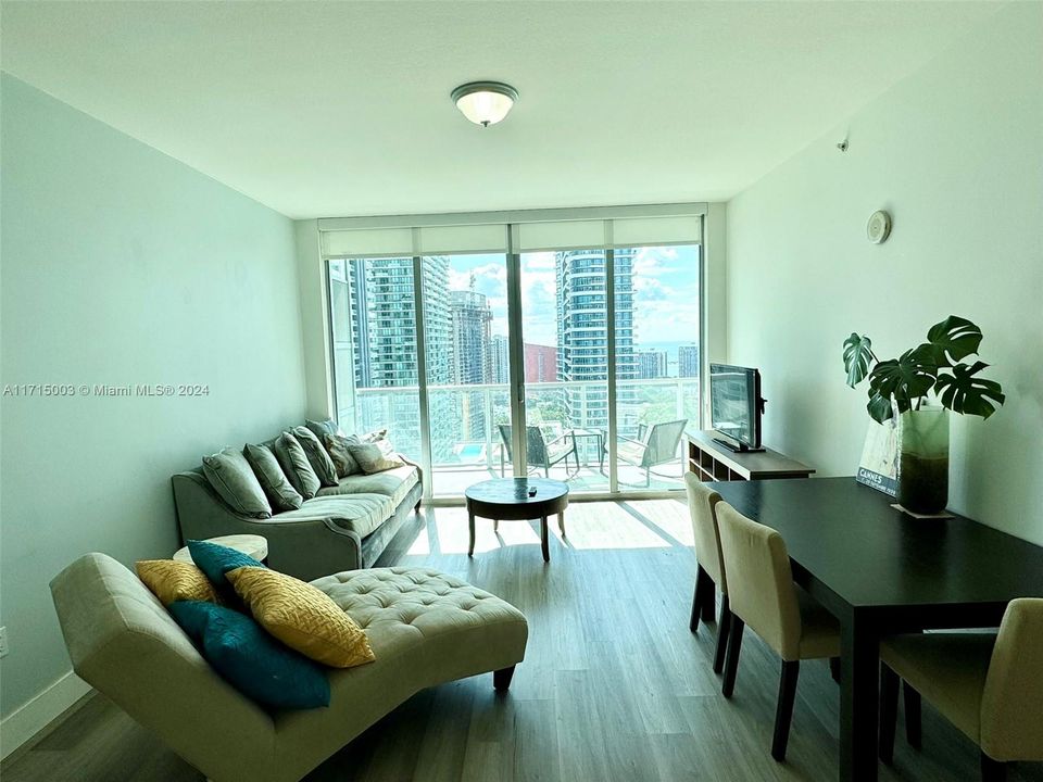 For Rent: $3,500 (1 beds, 1 baths, 761 Square Feet)