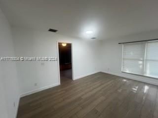 For Rent: $2,500 (4 beds, 2 baths, 1446 Square Feet)