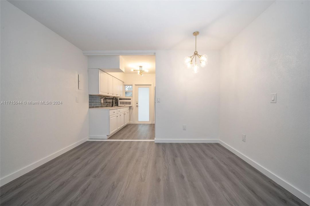 For Rent: $2,200 (1 beds, 1 baths, 600 Square Feet)