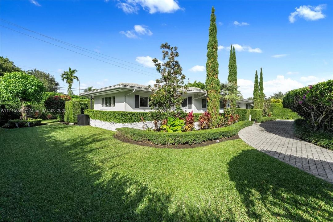 最近租的: $17,000 (3 贝兹, 3 浴室, 2552 平方英尺)